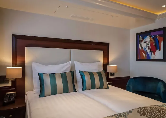 Select Ms Charles Dickens - Hotel 4*